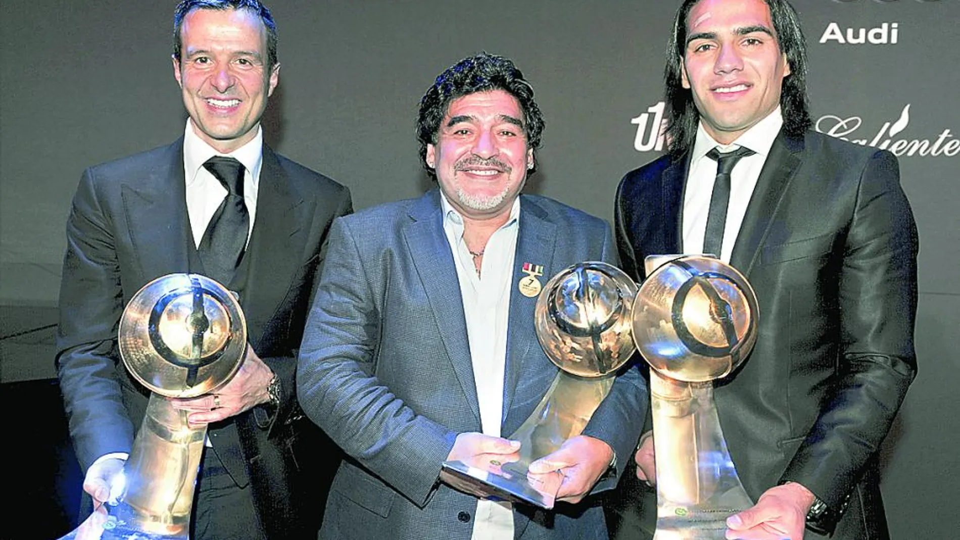 Mendes, Maradona y Falcao en la gala de los Globe Soccer