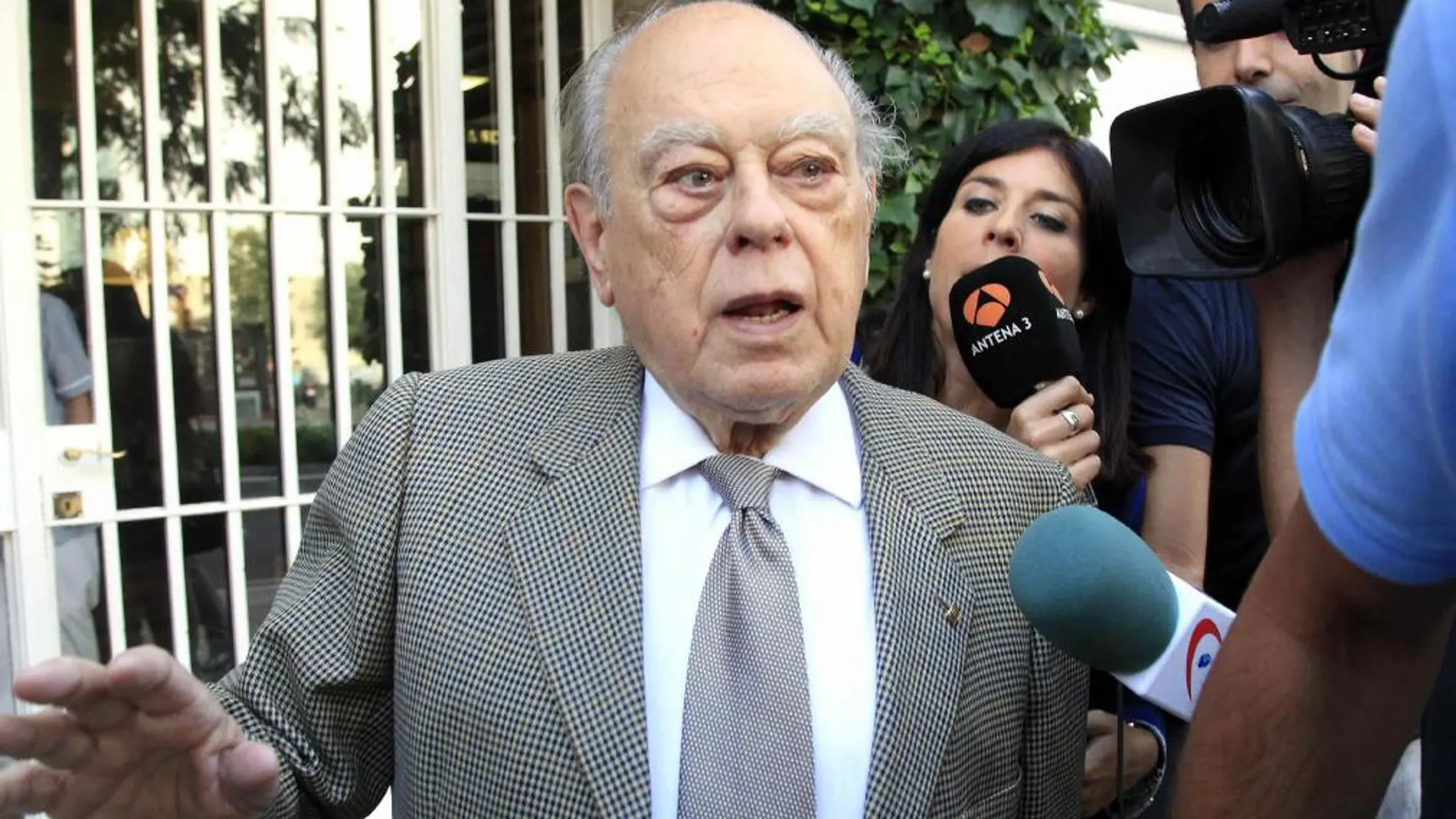 El expresidente de la Generalitat a la salida esta mañana de su casa.