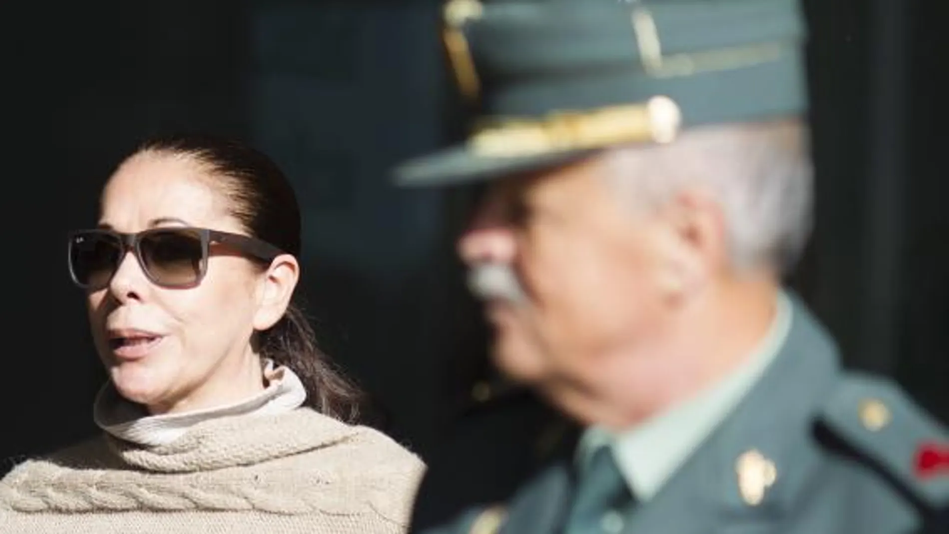 Isabel Pantoja a la salida de la Audiencia Provincial de Málaga del juicio por el caso Malaya, el pasado 2012 en Málaga