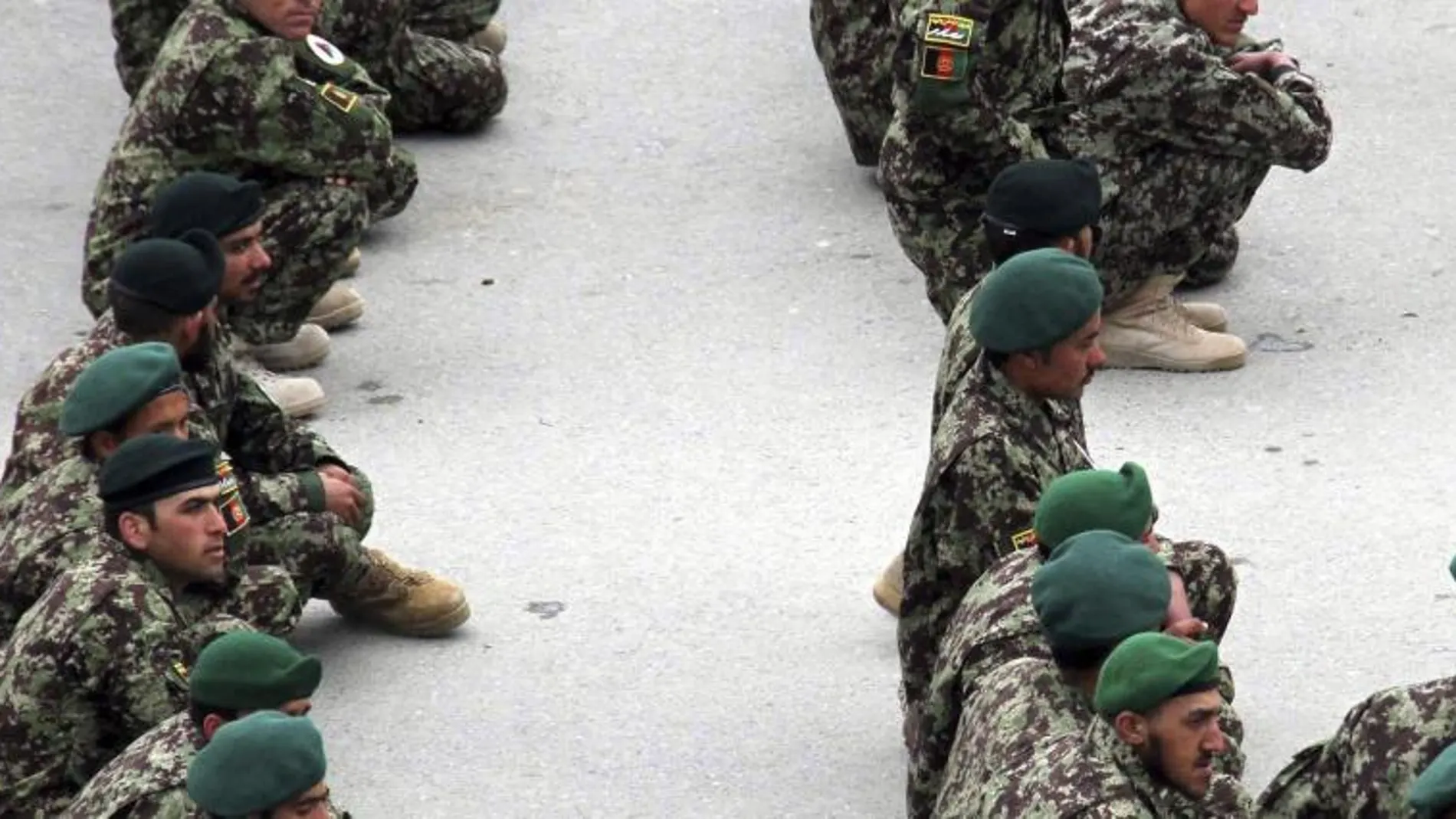 Vista de la graduación de soldados afganos durante una ceremonia celebrada en Kabul el lunes pasado