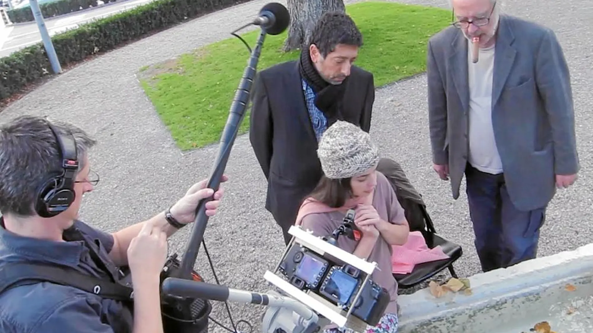 Jean-Luc Godard, a la dcha., durante el rodaje de su nuevo filme