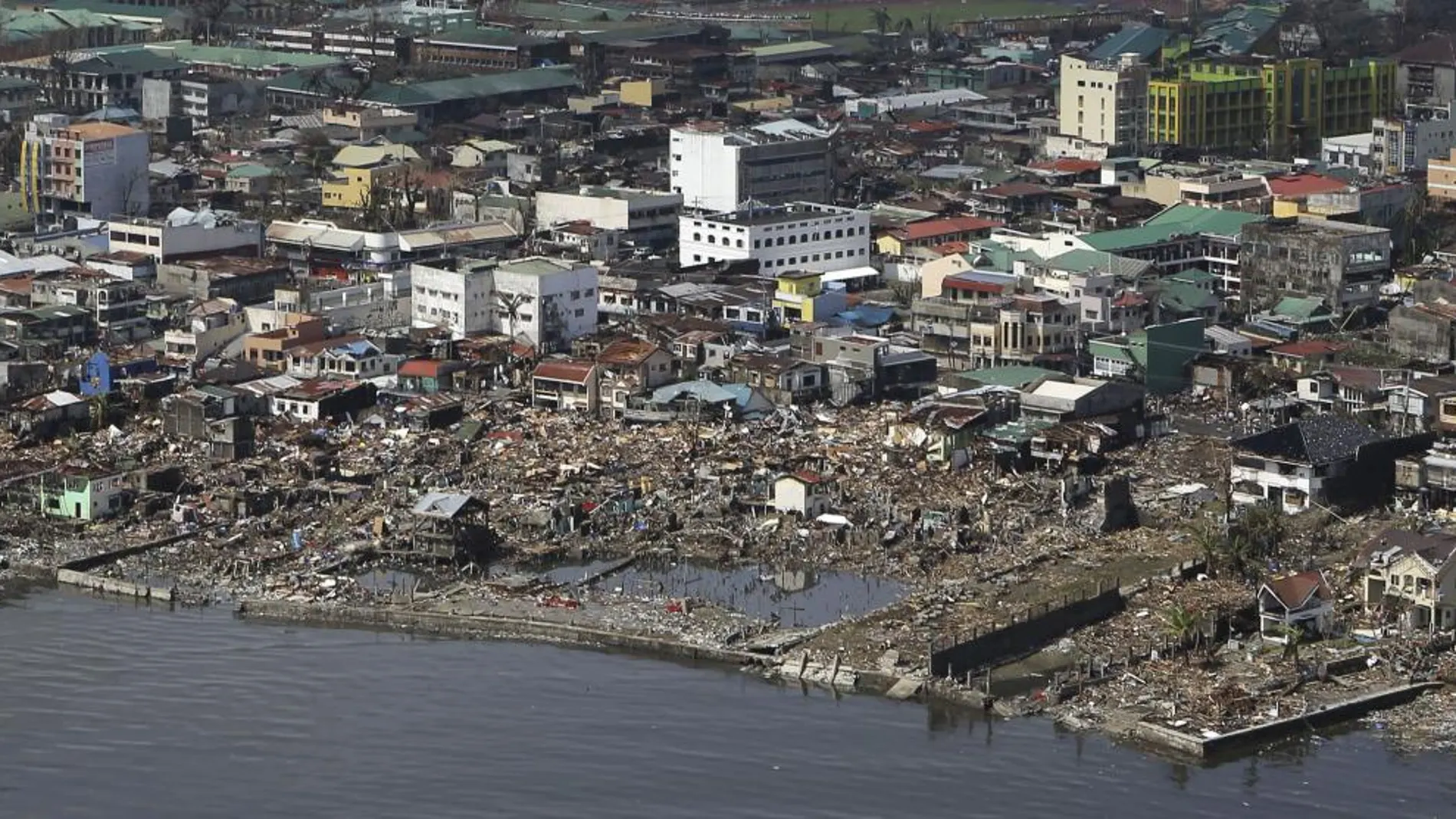 Así quedó Tacloban tras el paso del tifón