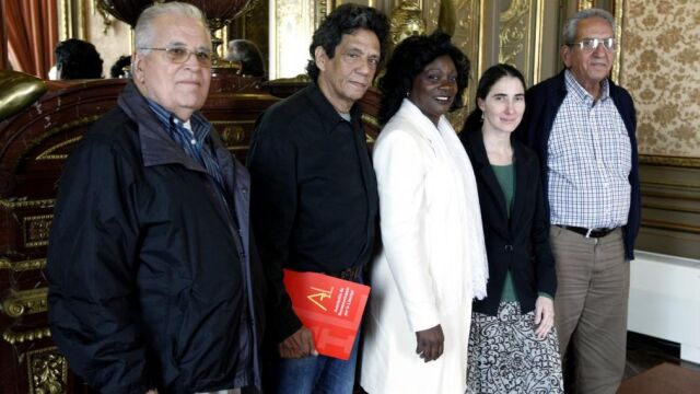 Elizardo Sánchez, Reinaldo Escobar, Berta Soler, Yoani Sánchez y Juan Felipe Medina, en la Casa de América
