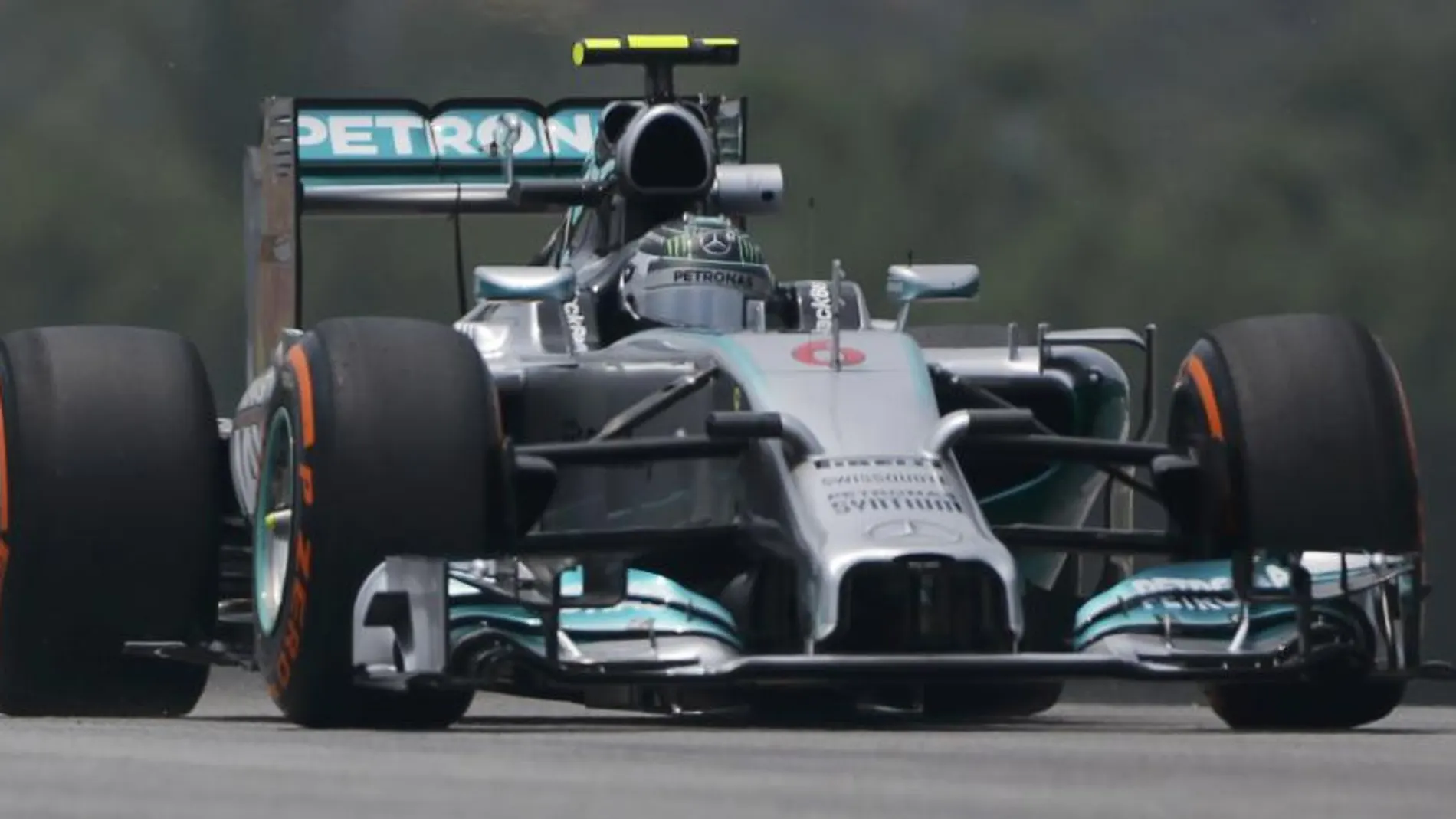 Nico Rosberg, en la segunda sesión de entrenamientos en Malasia