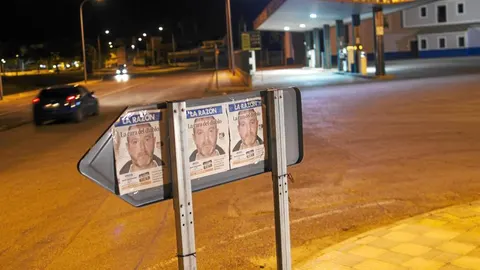 La portada de ayer de LA RAZÓN acaparó todas las conversaciones en Alcàsser, el pueblo de las niñas asesinadas