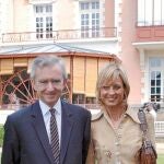 Arnault, junto a su mujer, Hélène Mercier
