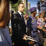 Oscar Pistorius a su salida del Tribunal Superior de Pretoria