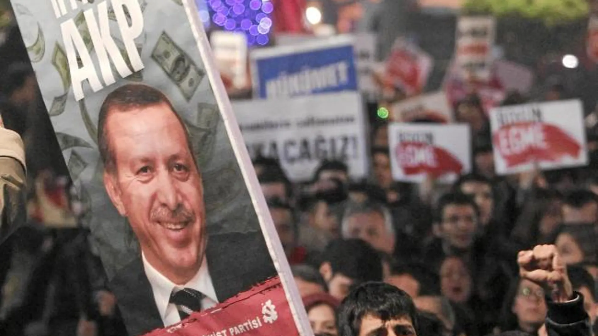 Varias protestas tuvieron lugar ayer en Estambul