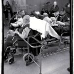 Esta foto, tomada el viernes en un hospital de Sevilla, muestra las aglomeraciones por la epidemia de gripe