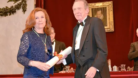 Aurora Egido, ayer, junto a José Manuel Blecua, director de la RAE