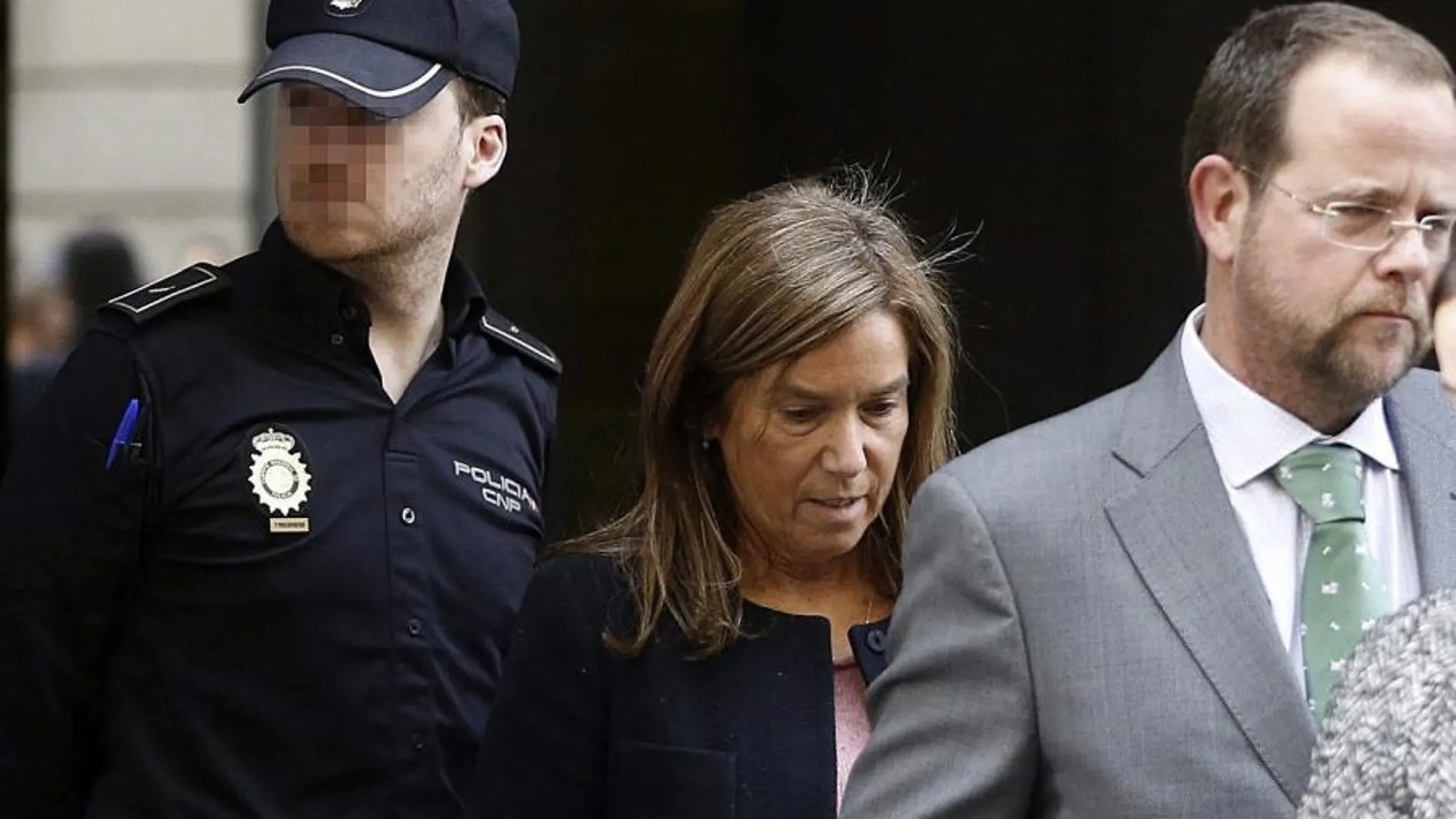 La exministra de Sanidad Ana Mato, a su salida de la Audiencia Nacional.