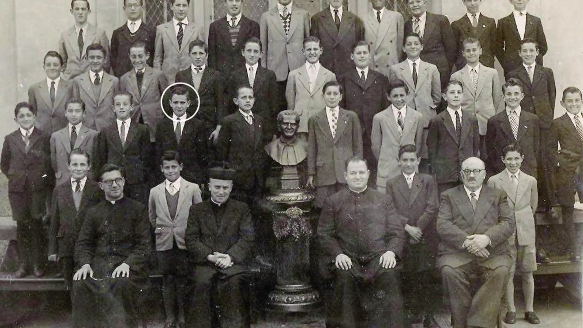 FRANCISCO fue alumno en el Colegio Wilfrid Barón de los Santos Ángeles, en Ramos Mejía. Esta imagen data de 1949.