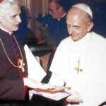 Joseph Ratzinger, junto a Pablo VI