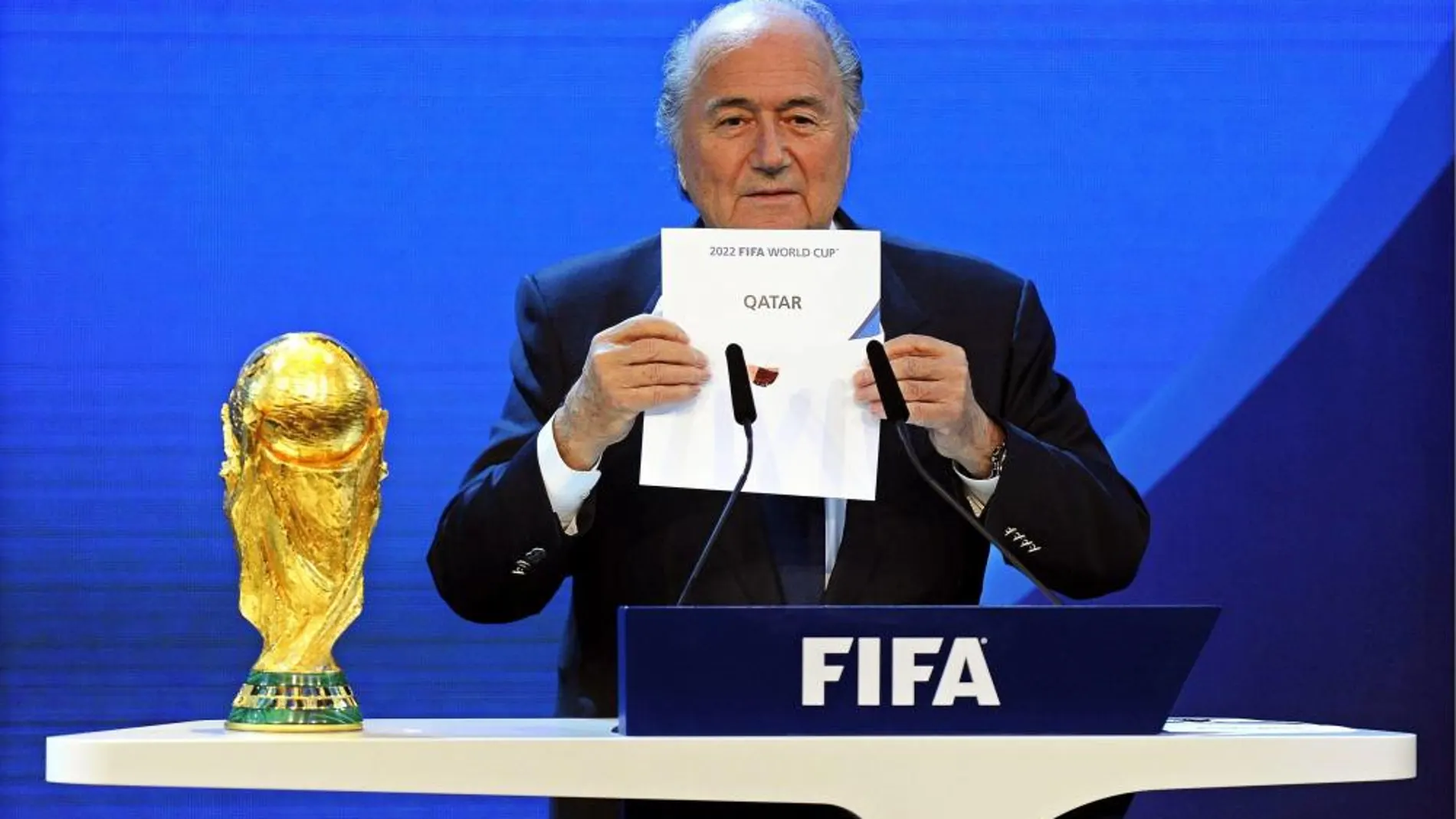 Joseph Blatter el 2 de diciembre de 2010, mientras anunciaba a Qatar como la sede de Mundial de la FIFA 2022.