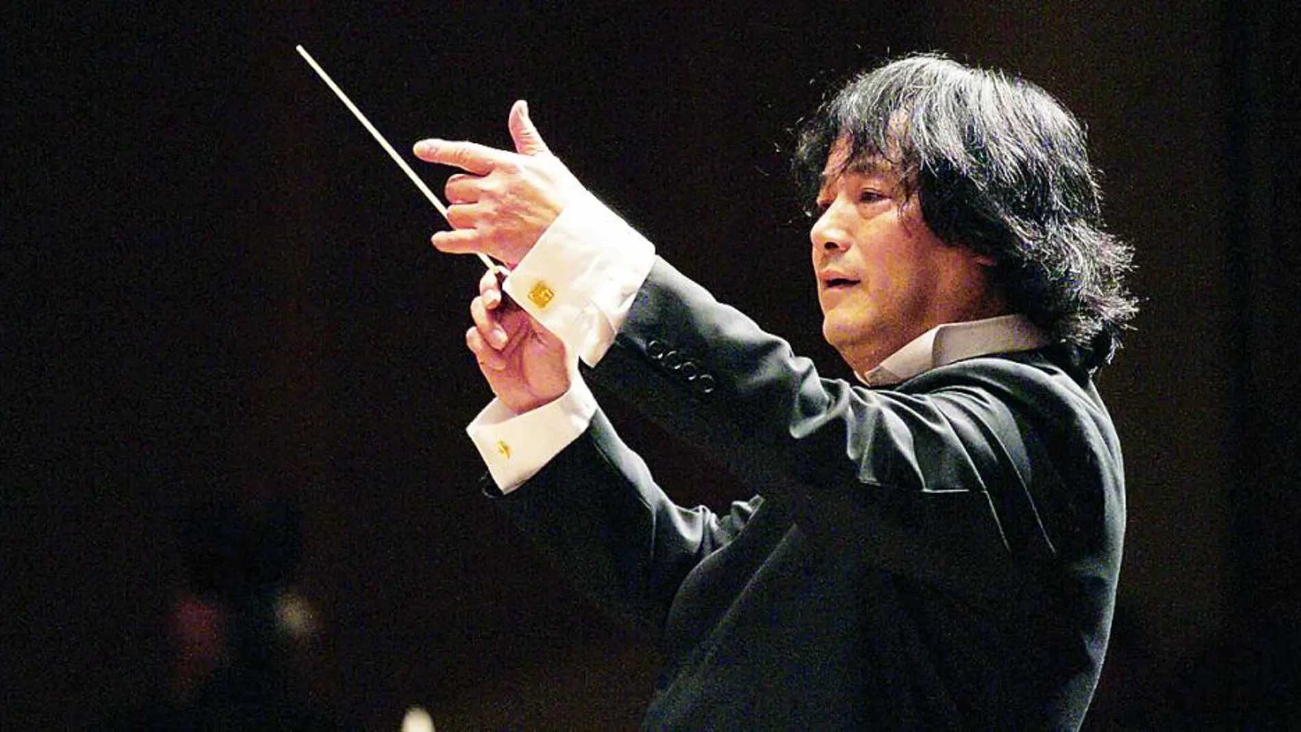 Muhai Tang es titular de la Filarmónica de Belgrado y principal director invitado de la Sinfónica de Hamburgo