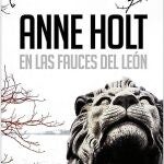 A Anne Holt le falta garra
