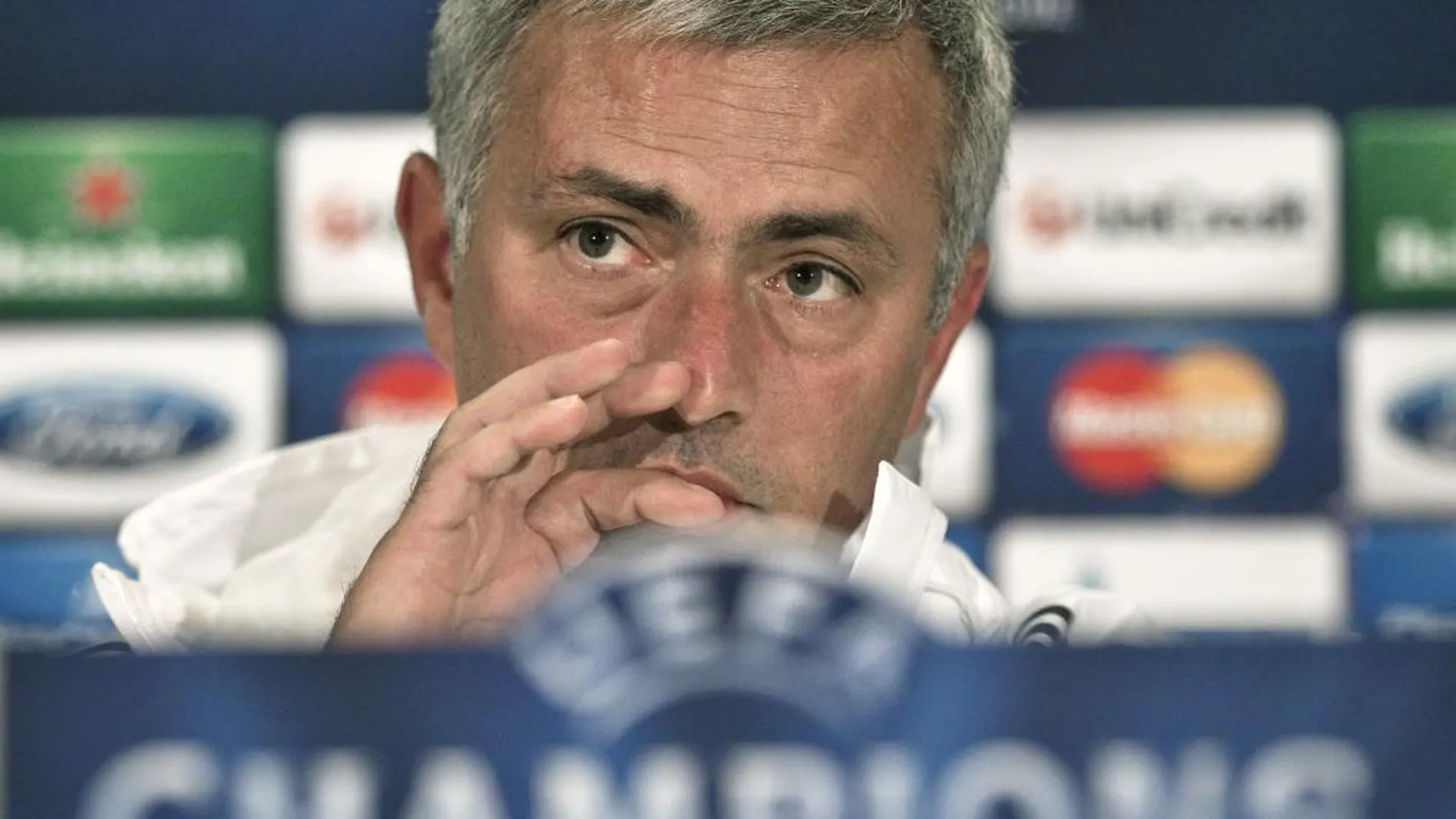 El técnico del Chelsea durante la rueda de prensa