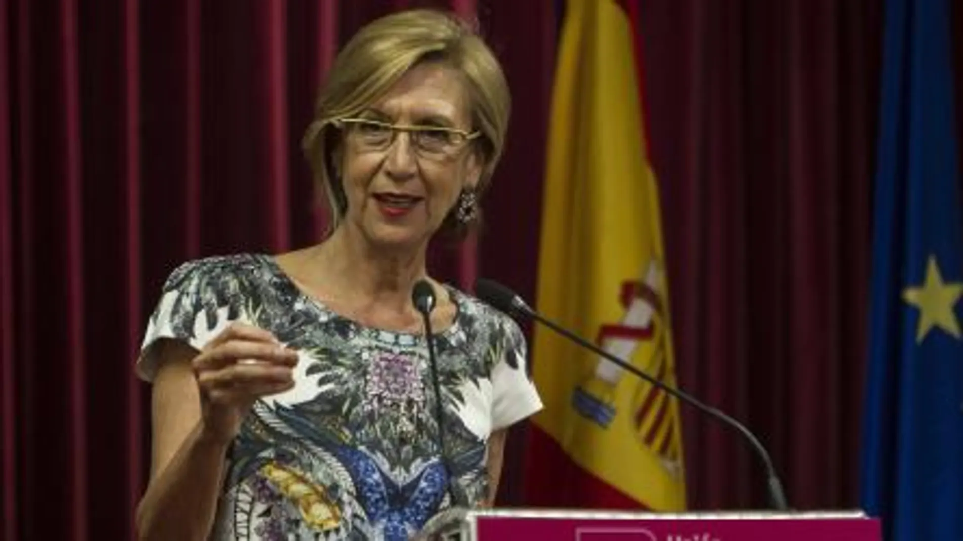 Rosa Díez, durante su intervención en el acto público central de campaña para las elecciones europeas, celebrado hoy en Sevilla.