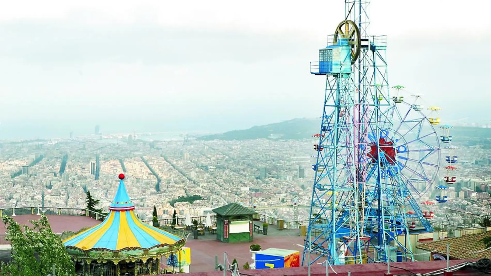 El parque de atracciones del Tibidabo ofrece diversión con atracciones para todas las edades