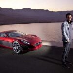 ZAGREB (CROACIA), 14/01/2013.- Fotografía facilitada por Rimac Automobili del jovencísimo ingeniero croata Mate Rima posando junto a su diseño, "Concept One", una propuesta inesperada para un coche de alta gama, eléctrico, que está considerado uno de los más rápidos y lujosos del mundo, y que ha sido construido en un pequeño taller cerca de Zagreb. EFE/