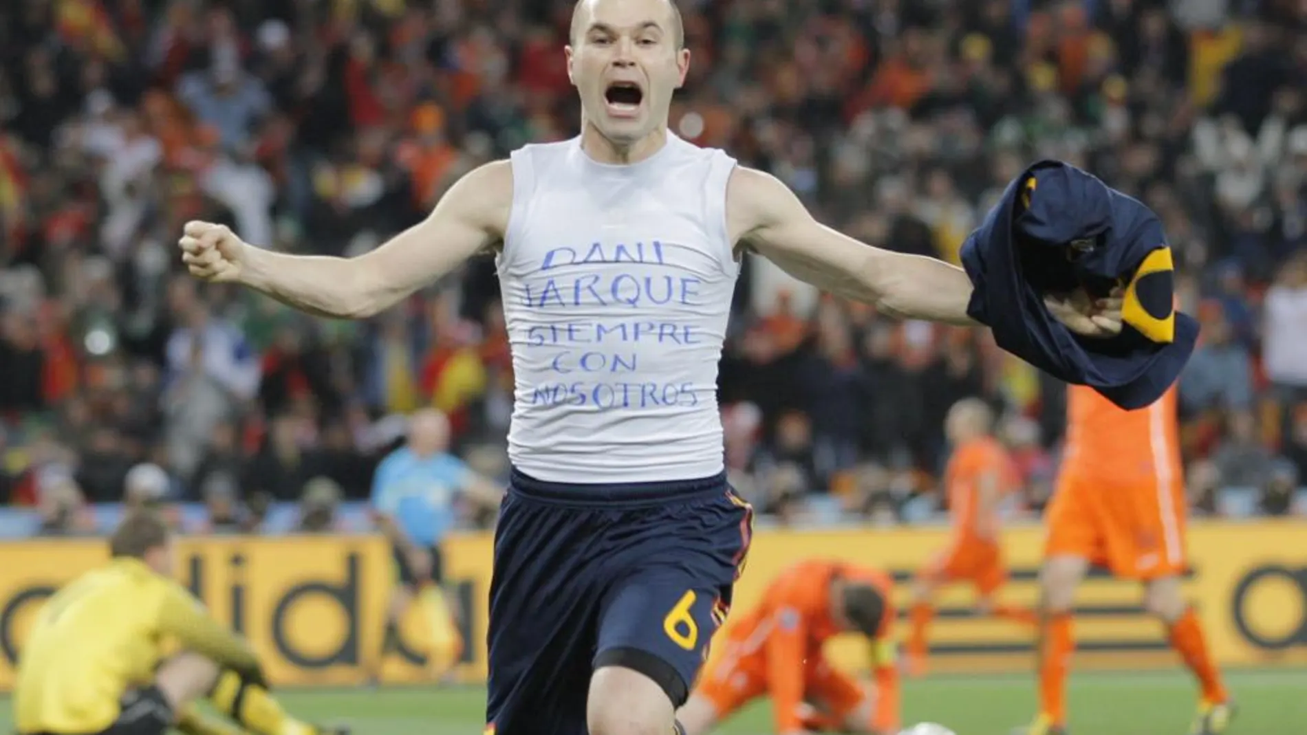 Iniesta celebra el gol que dio a España su primer Mundial de fútbol