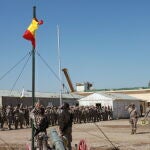La bandera de España ya ondea en la base iraquí de Besmayah