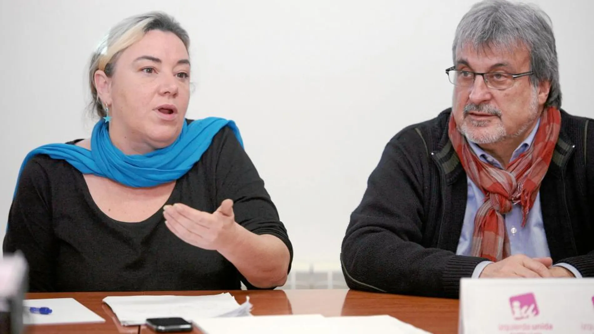 José María González con Marga Ferré durante la rueda de prensa