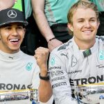 Lewis Hamilton y Nico Rosberg (dcha), compañeros y rivales