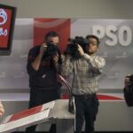 El secretario general del PSOE, Alfredo Pérez Rubalcaba, durante la rueda de prensa que ofreció hoy en Madrid