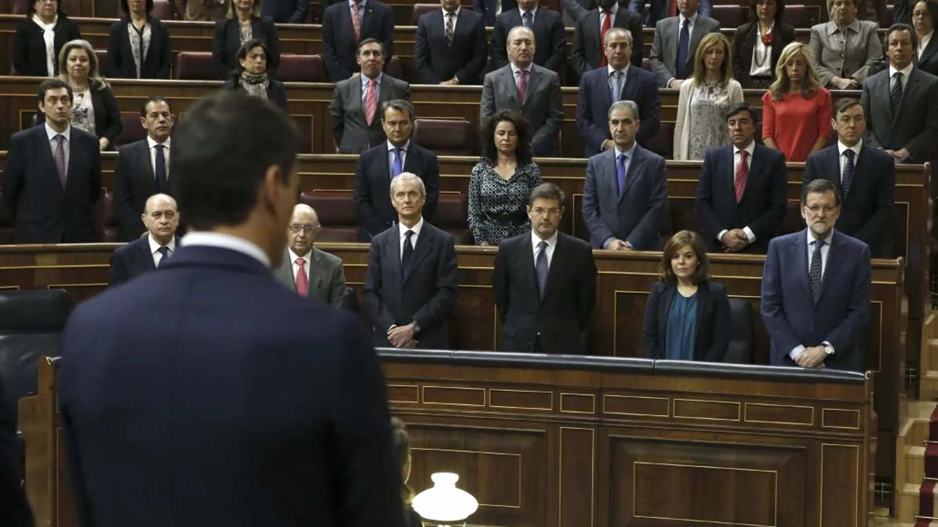 Los diputados y miembros del Gobierno guardan un minuto de silencio en el undécimo aniversario de los atentados de Madrid