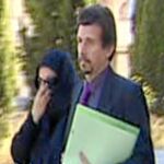 El profesor Andrés Díez acudió a Plaza Castilla para realizar su declaración junto a su hijastra