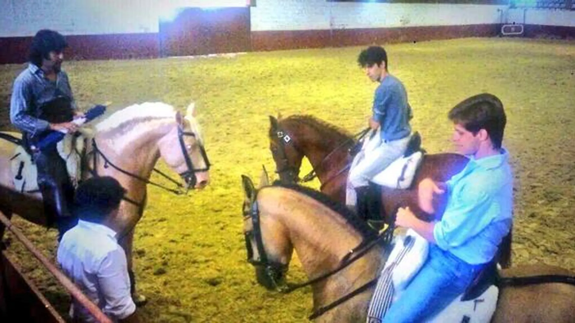 Morante, Talavante y El Juli, escuchan a caballo los consejos de Diego Ventura en la Yeguada de los Hermanos Peralta