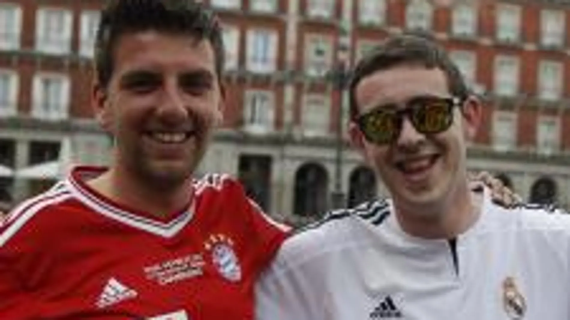Los aficionados del Bayern inundan las calles de Madrid