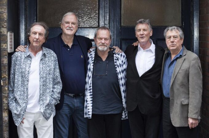 Los comediantes británicos de Monty Python (de izda a dcha) Eric Idle, John Cleese, Terry Gilliam, Michael Palin y Terry Jones