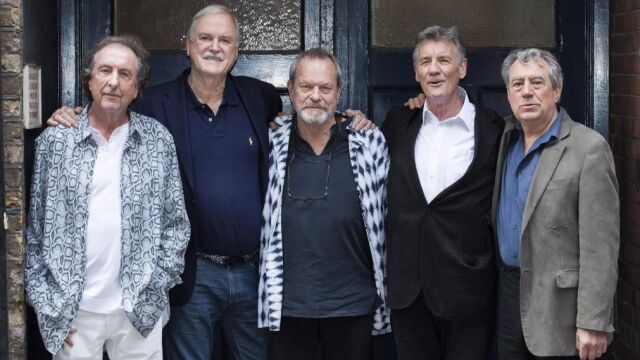 Los comediantes británicos de Monty Python (de izda a dcha) Eric Idle, John Cleese, Terry Gilliam, Michael Palin y Terry Jones