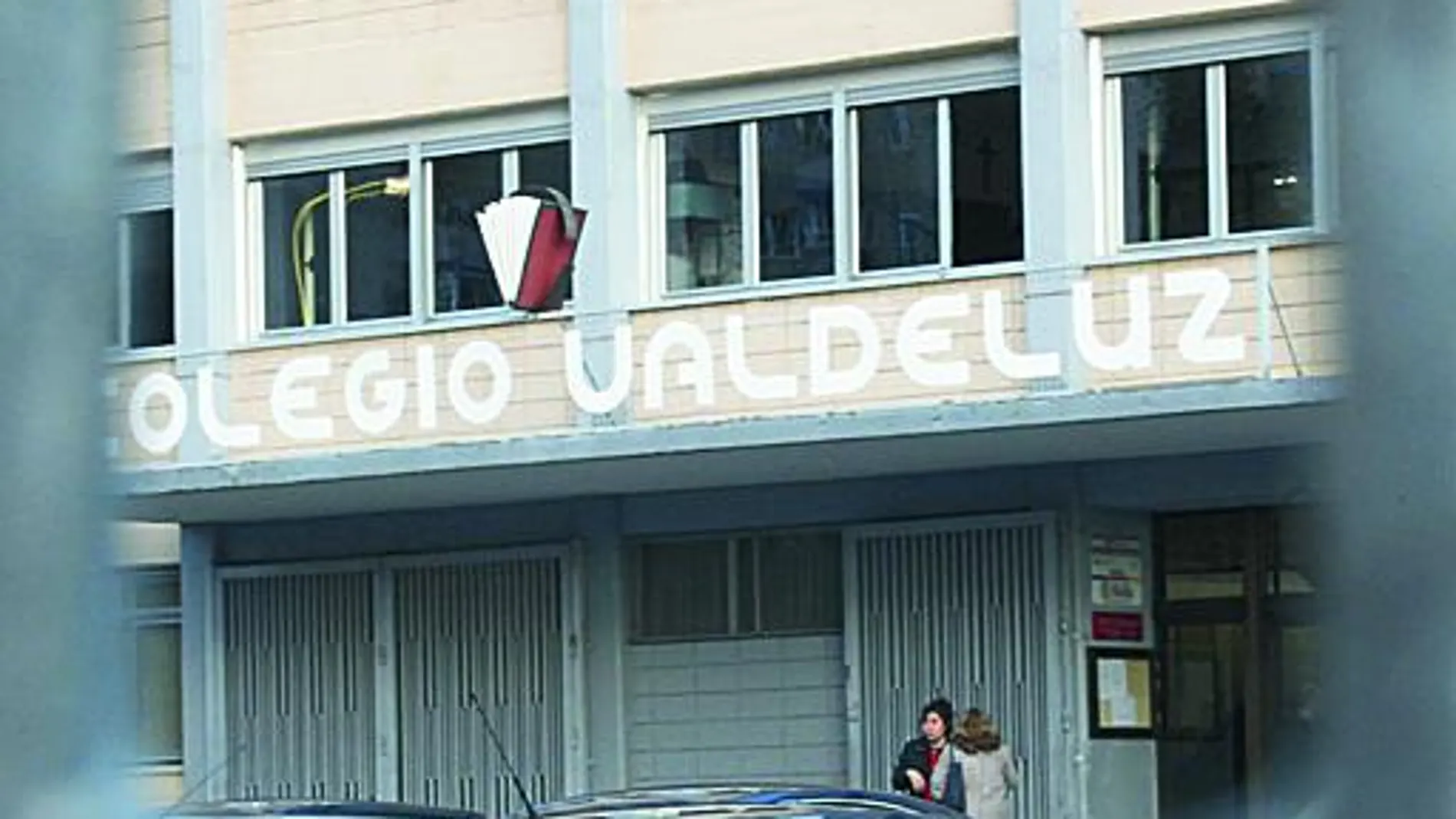 El profesor seguirá libre pese a todos los indicios en su contra
