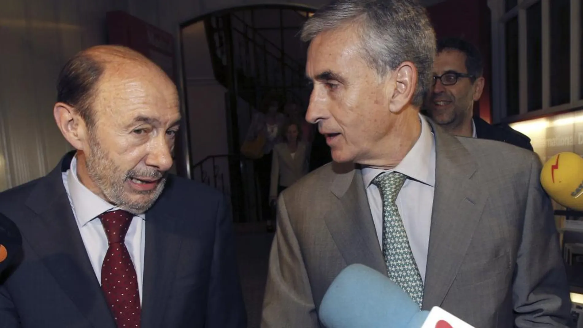 Ramón Jáuregui junto Alfredo Pérez Rubalcaba, en una imagen de Archivo.