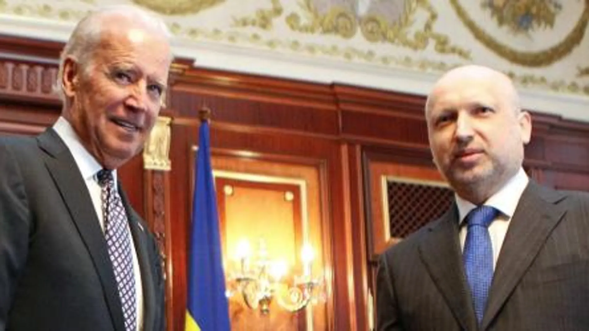 Turchinov con el vicepresidente de EEUU, Joe Biden, el pasado martes.