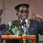  Mugabe amenaza con expulsar del país a los diplomáticos que defiendan a los gays