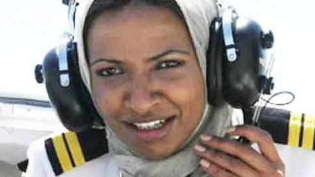 Arabia Saudí concede la primera licencia de piloto comercial a una mujer