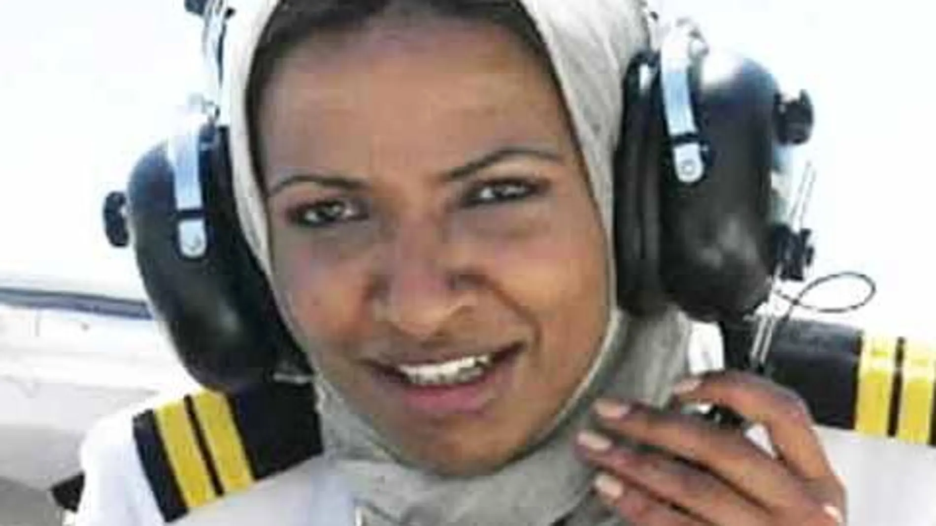 Arabia Saudí concede la primera licencia de piloto comercial a una mujer