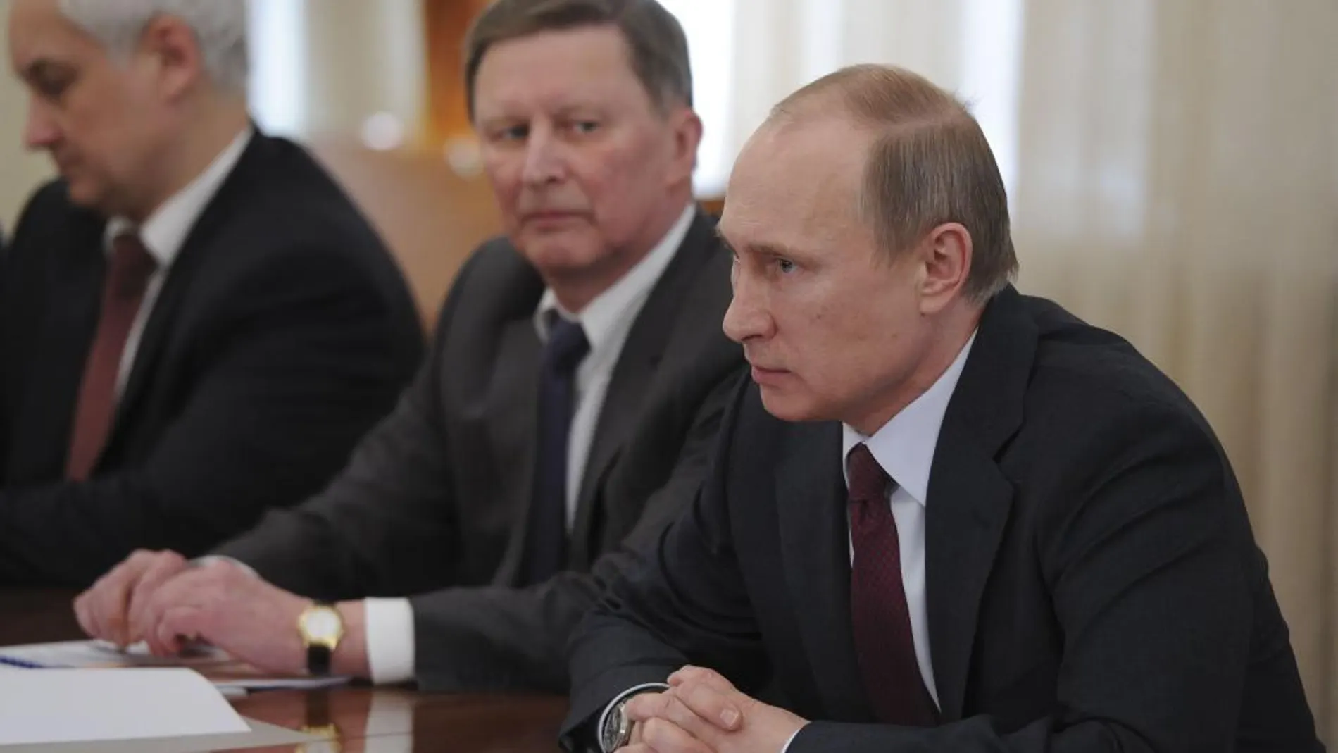 El presidente de Rusia, Vladímir Putin, pronuncia un discurso durante una reunión con activistas del Frente Popular Panruso