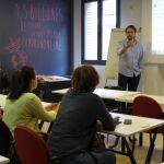 Nicolás Sánchez y los alumnos durante el taller 'Cómo lanzar tu negocio online y no morir en el intento'
