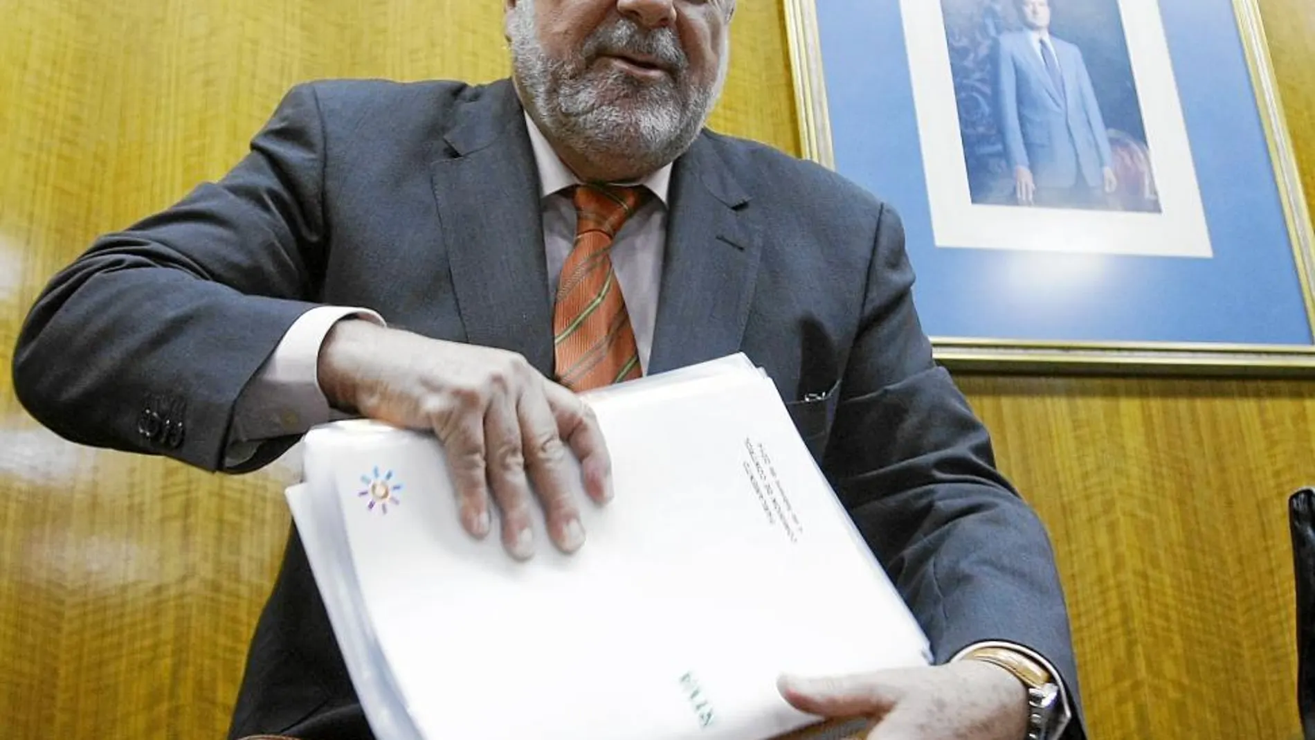 El subdirector de la RTVA, Joaquín Durán, ayer en el Parlamento