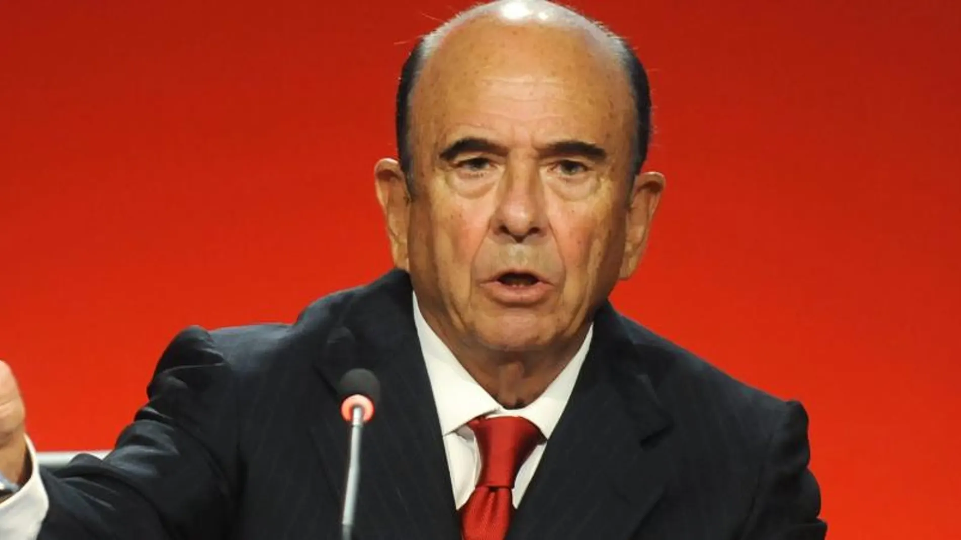 Emilio Botin ha defendido la labor del Banco de España