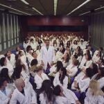Científicos de Barcelona bailan para recaudar fondos para sus investigaciones