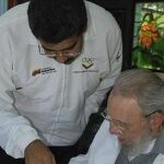Maduro, con Fidel Castro, ayer en La Habana
