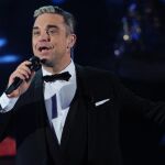 El cantante británico Robbie Williams duraqnte un programa de televisión italiano.