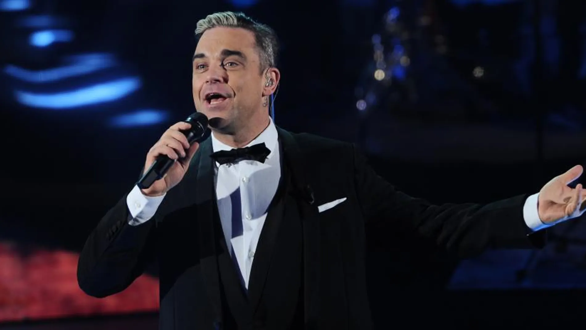 El cantante británico Robbie Williams duraqnte un programa de televisión italiano.