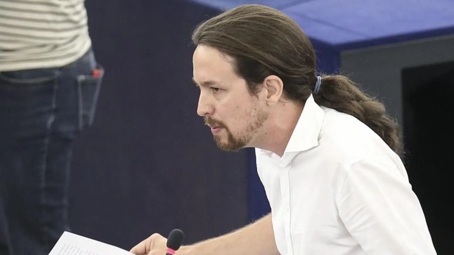 Pablo Iglesias, interviene en la sesión plenaria del Parlamento Europeo en Estrasburgo (Francia) hoy, martes.